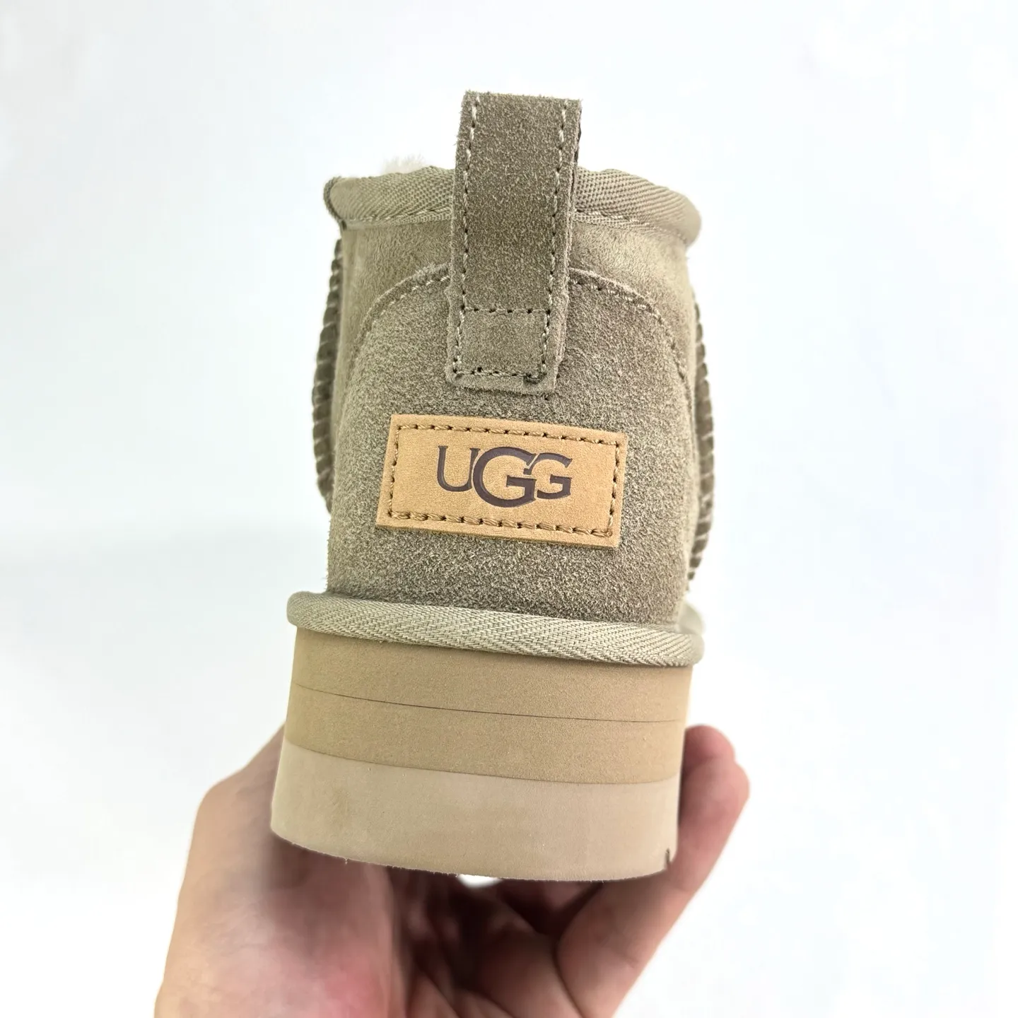 Self-pickup 💰440 Zhou Dongyu mini three-centimeter series snow boots/maroon gray black antelope brown carefully selected Longfeng sheep fur, fine texture, skin-friendly and breathable. The shoe collar is designed with simple tailoring. Easy to put on and take off. Fashionable personality. Comfortable Treadlite by ugg light wing EVA outsole. Comfortable cushioning. Size: 35 36 37 38 39 40